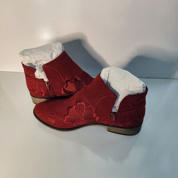Journey Collection Tabitha Red Faux Suede Embroidered Ankle Boots Size 11/41 - Picture 6 of 11